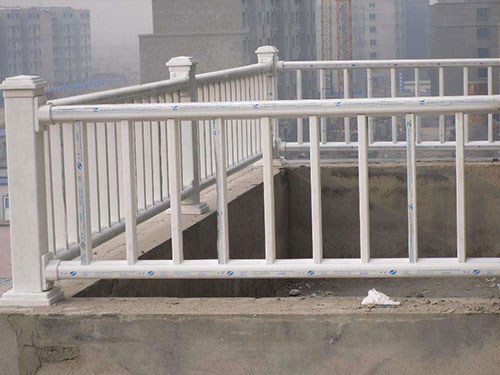 PVC陽臺(tái)護(hù)欄圖片2